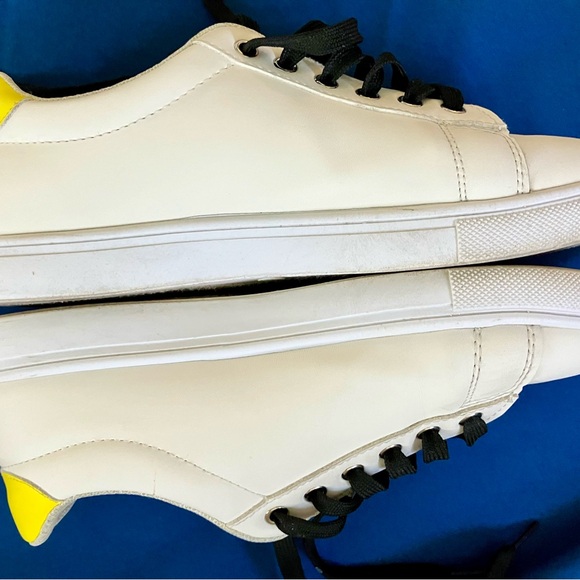 Women’s very cool size 8 sneakers with extra laces - Picture 13 of 16